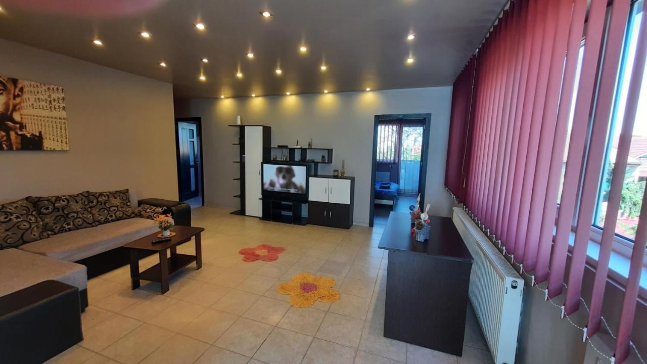 Spacious, Modern Condo In New Villa - Sleeps 6 Βουκουρέστι Εξωτερικό φωτογραφία