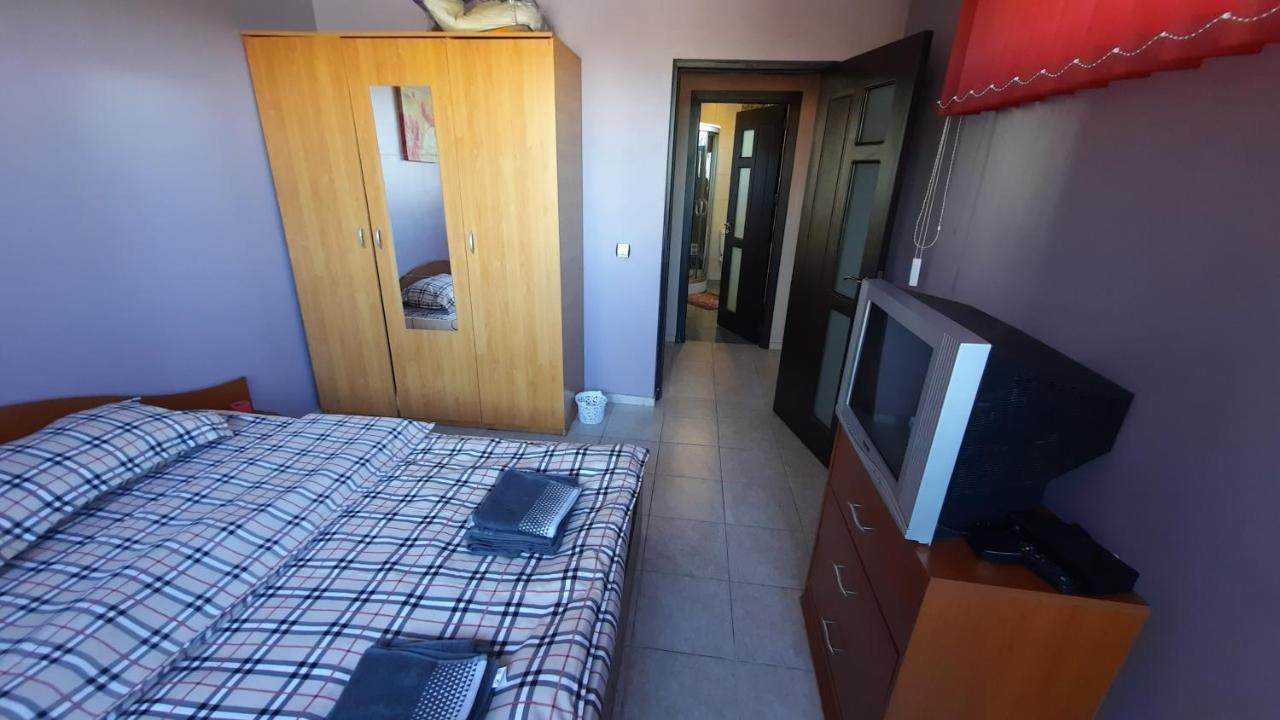 Spacious, Modern Condo In New Villa - Sleeps 6 Βουκουρέστι Εξωτερικό φωτογραφία