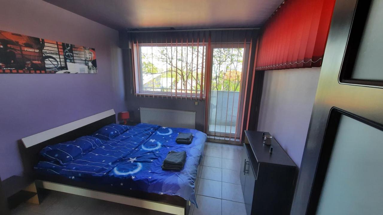 Spacious, Modern Condo In New Villa - Sleeps 6 Βουκουρέστι Εξωτερικό φωτογραφία
