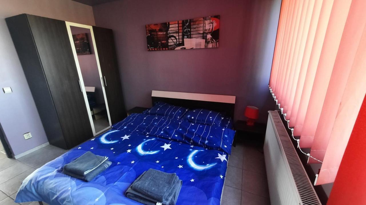 Spacious, Modern Condo In New Villa - Sleeps 6 Βουκουρέστι Εξωτερικό φωτογραφία